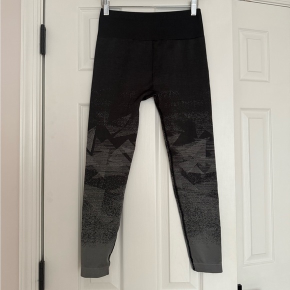 Gymshark Leggings Adapt Seamless High Rise Black Gray Gradient Geo Medium - Picture 3 of 5